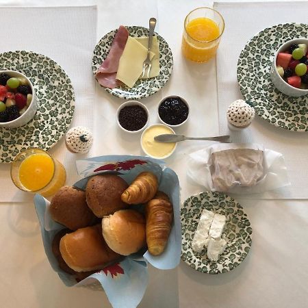 Onder De Boom Bed & Breakfast Gerkesklooster Luaran gambar